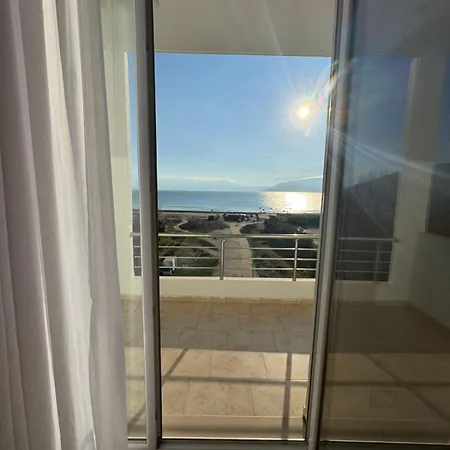 Salty Sun Apartment *