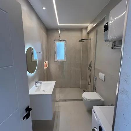 Salty Sun Apartment *